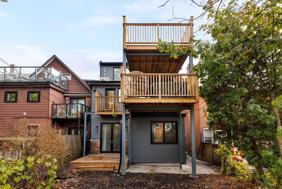 16 Rosemount Avenue Toronto 16 Rosemount Avenue Toronto