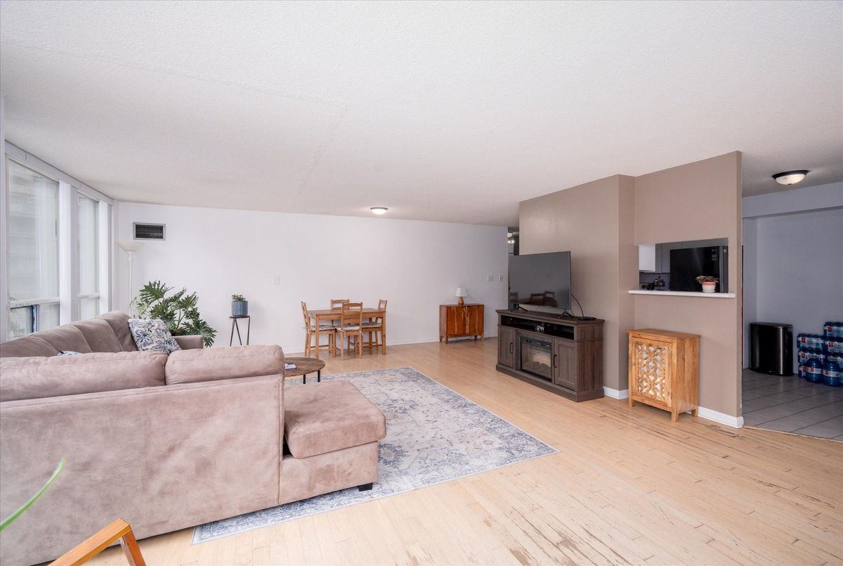 24 Wellesley Street W Toronto 24 Wellesley Street W Toronto