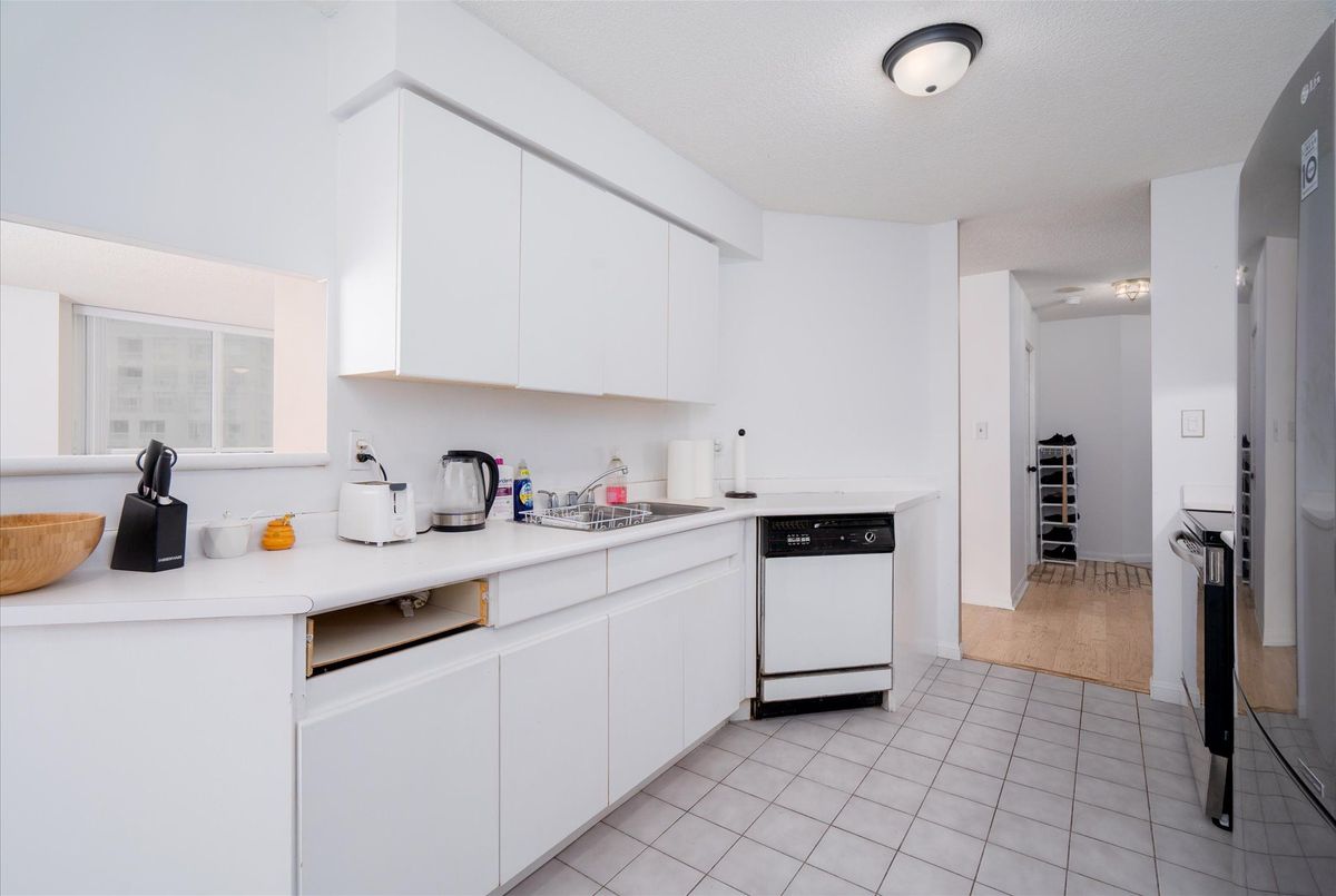 24 Wellesley Street W Toronto 24 Wellesley Street W Toronto