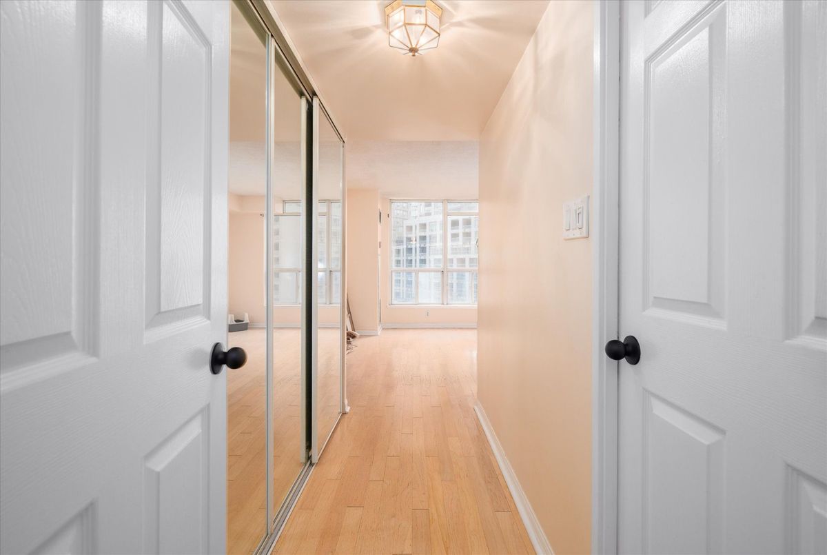 24 Wellesley Street W Toronto 24 Wellesley Street W Toronto