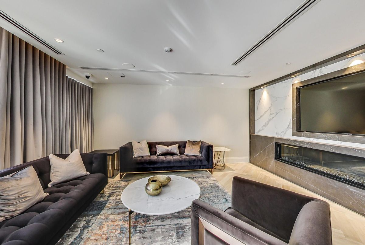 151 AVENUE Road Toronto 151 AVENUE Road Toronto