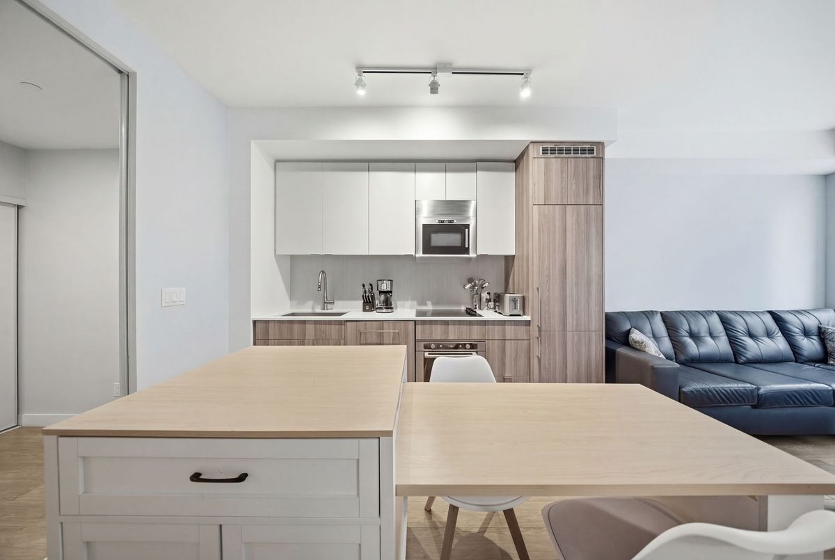 840 St Clair Avenue W Toronto 840 St Clair Avenue W Toronto