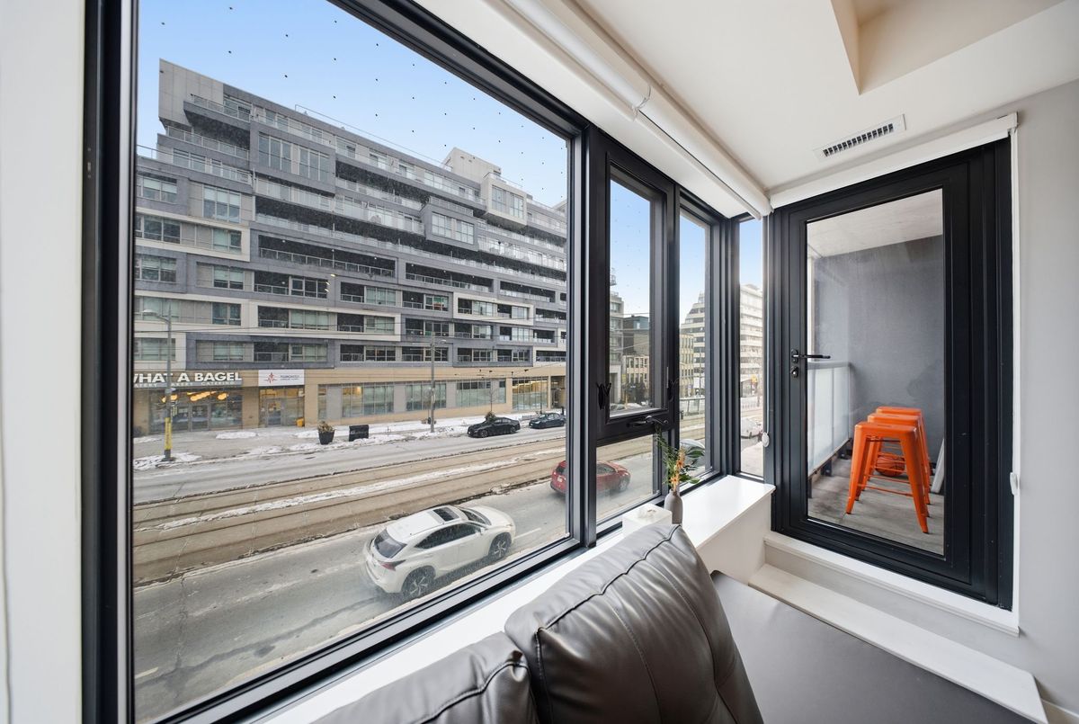 840 St Clair Avenue W Toronto 840 St Clair Avenue W Toronto