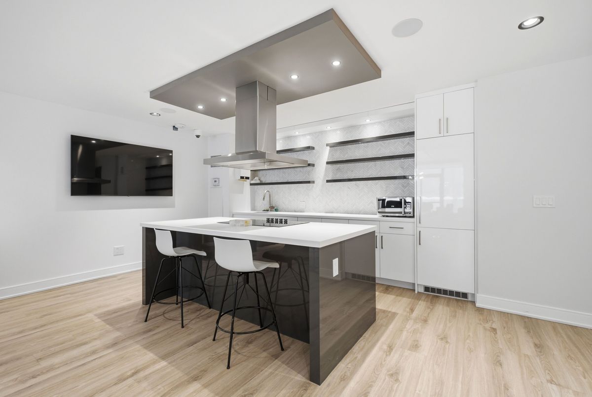 840 St Clair Avenue W Toronto 840 St Clair Avenue W Toronto