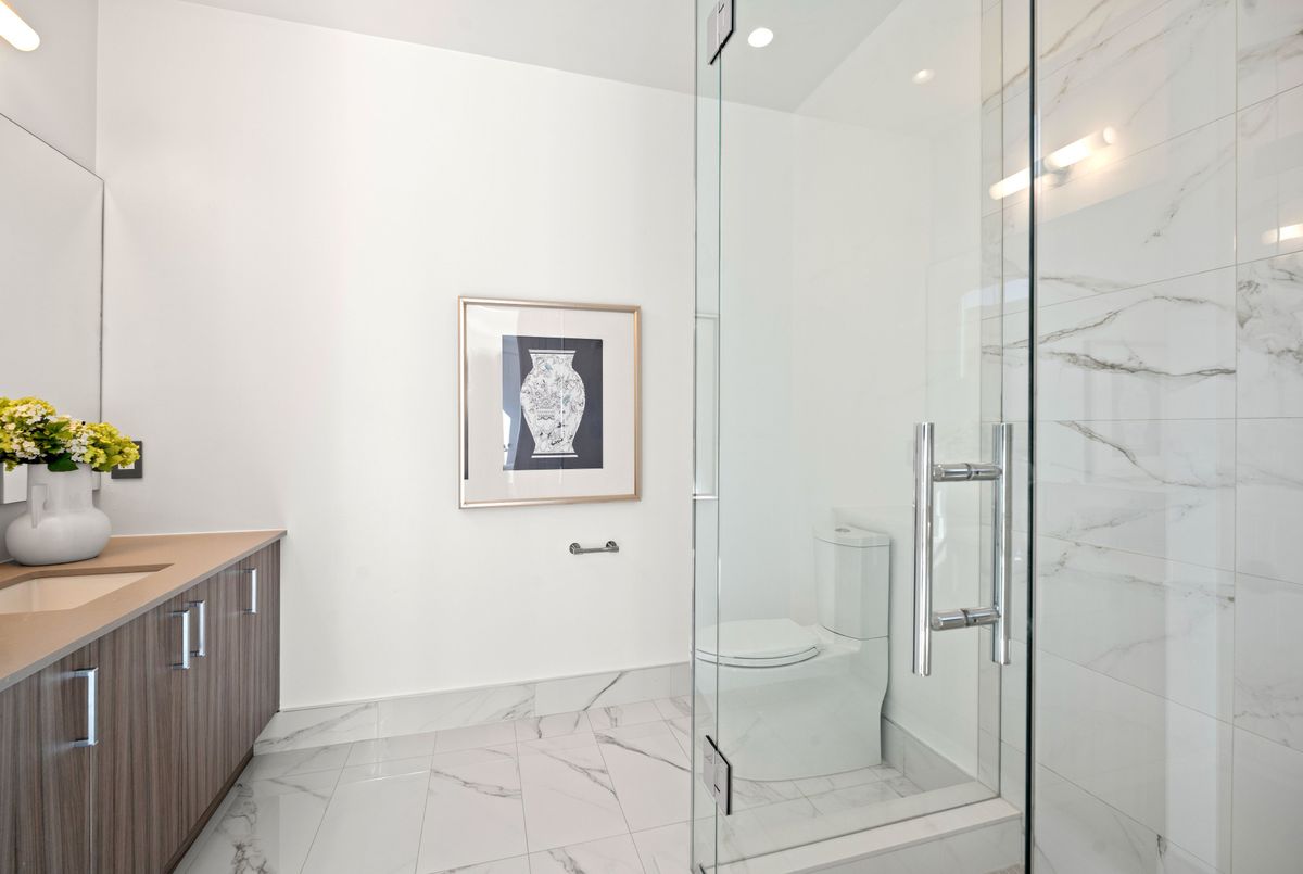 15 Fairmeadow Avenue Toronto 15 Fairmeadow Avenue Toronto