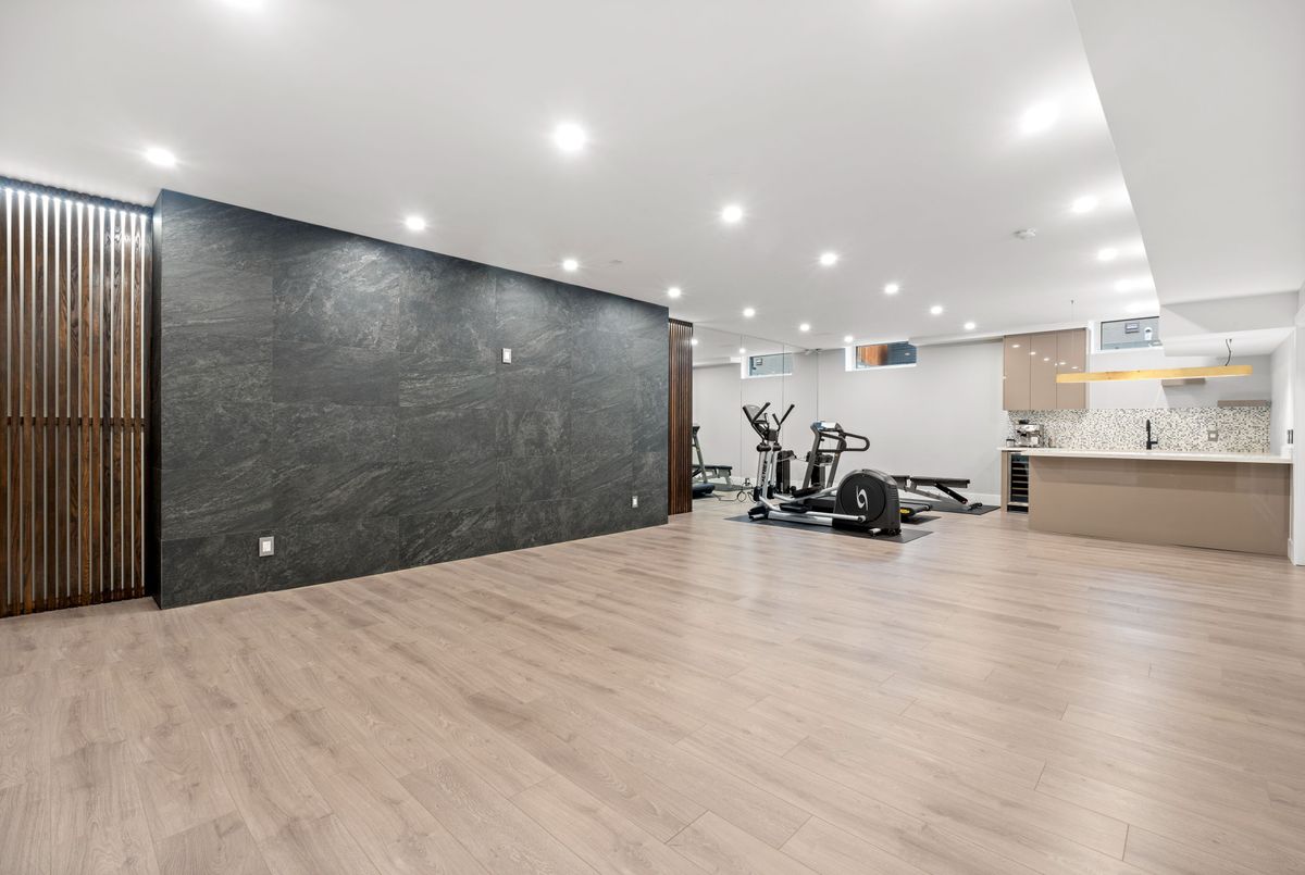 15 Fairmeadow Avenue Toronto 15 Fairmeadow Avenue Toronto