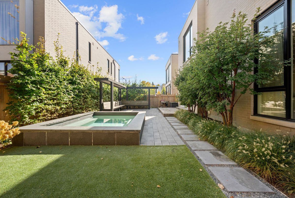 15 Fairmeadow Avenue Toronto 15 Fairmeadow Avenue Toronto