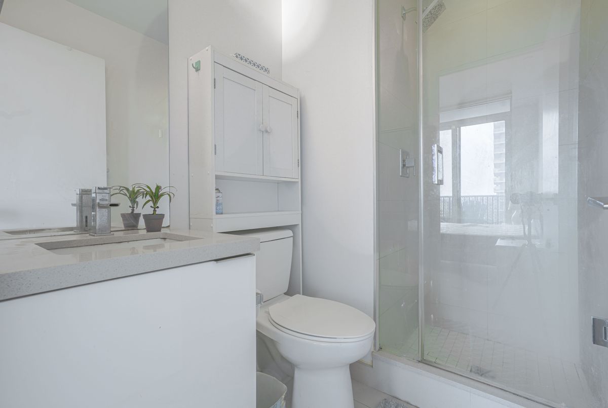 8 Eglinton Avenue E Toronto 8 Eglinton Avenue E Toronto