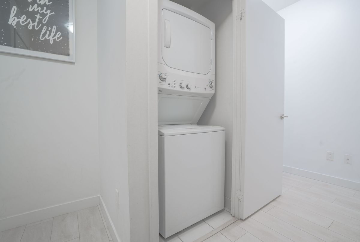 8 Eglinton Avenue E Toronto 8 Eglinton Avenue E Toronto