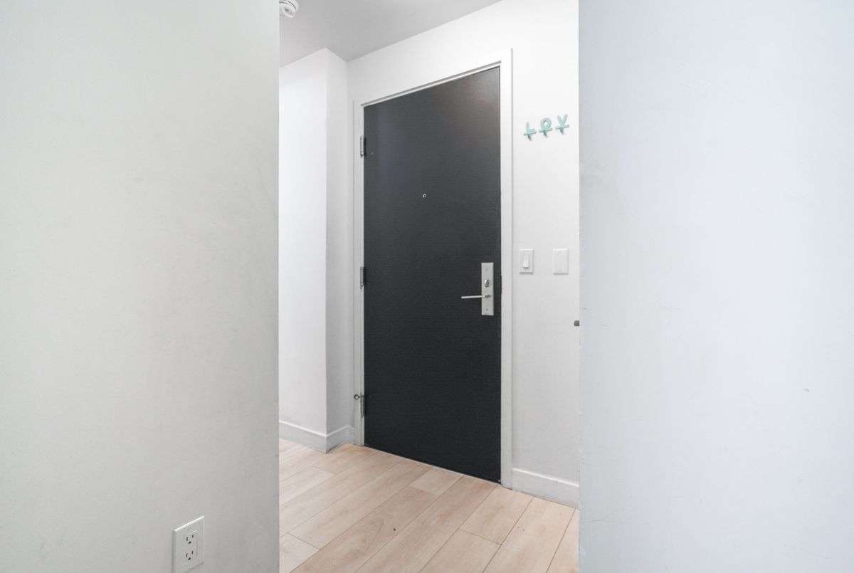 8 Eglinton Avenue E Toronto 8 Eglinton Avenue E Toronto