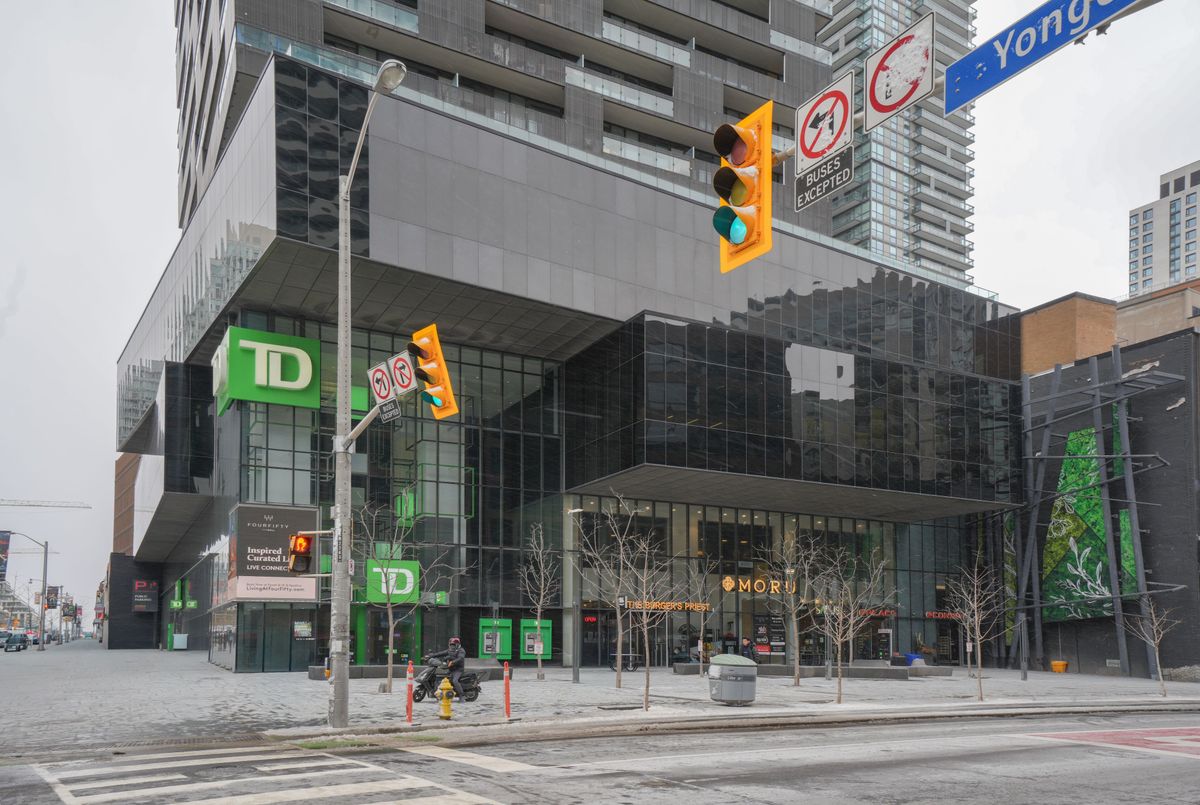 8 Eglinton Avenue E Toronto 8 Eglinton Avenue E Toronto