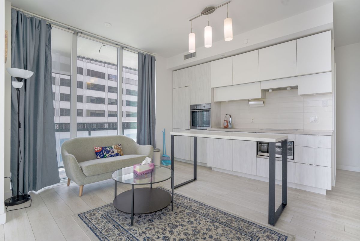 8 Eglinton Avenue E Toronto 8 Eglinton Avenue E Toronto