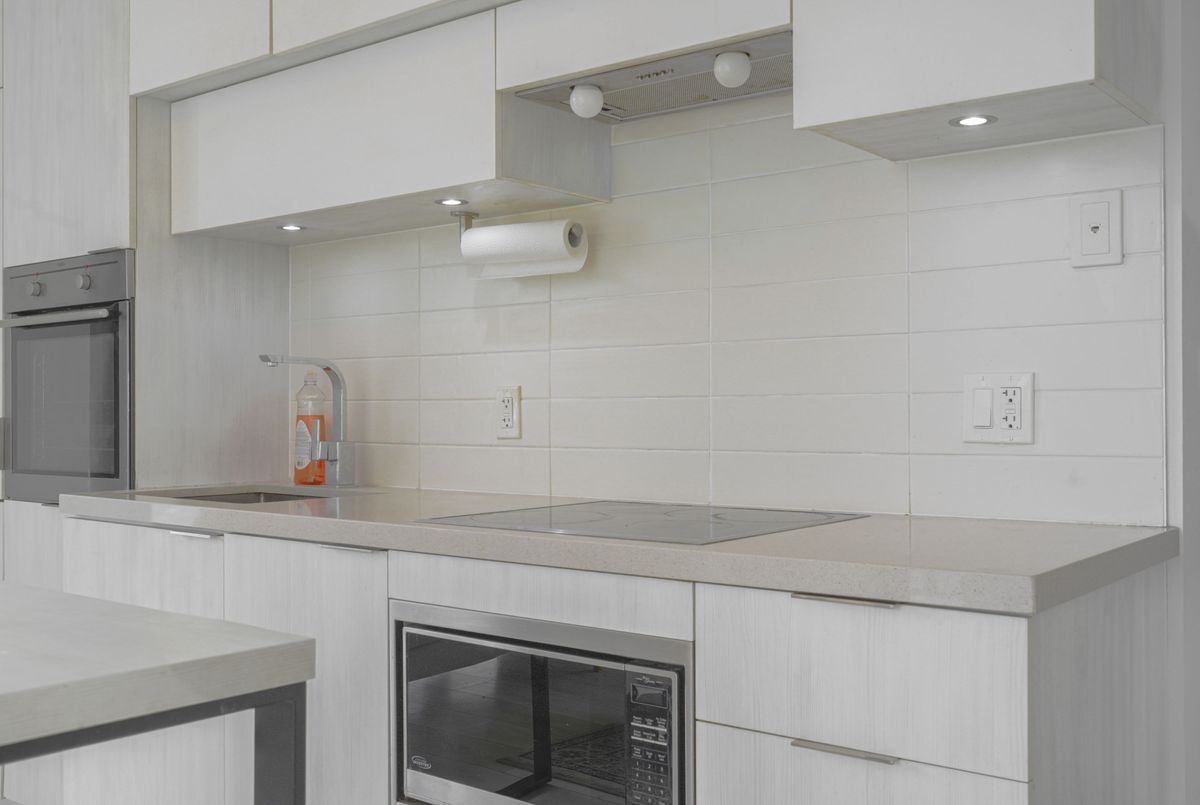 8 Eglinton Avenue E Toronto 8 Eglinton Avenue E Toronto