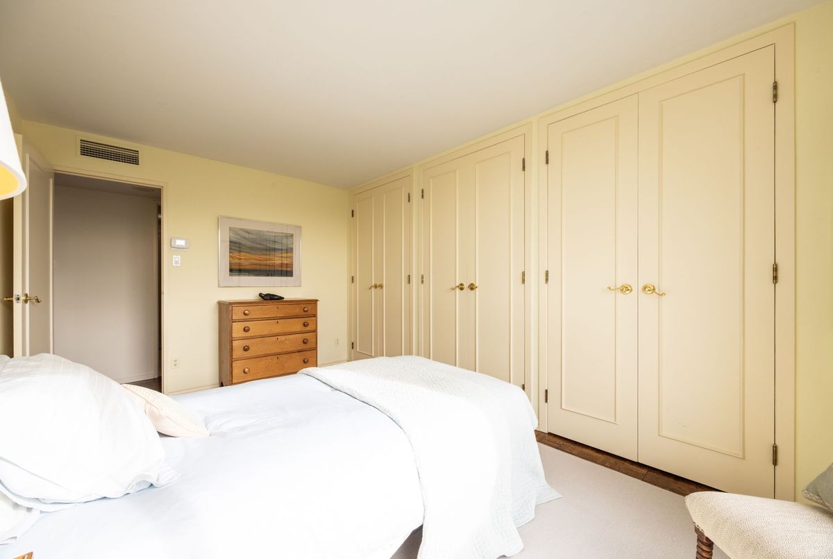 63 St Clair Avenue W Toronto 63 St Clair Avenue W Toronto