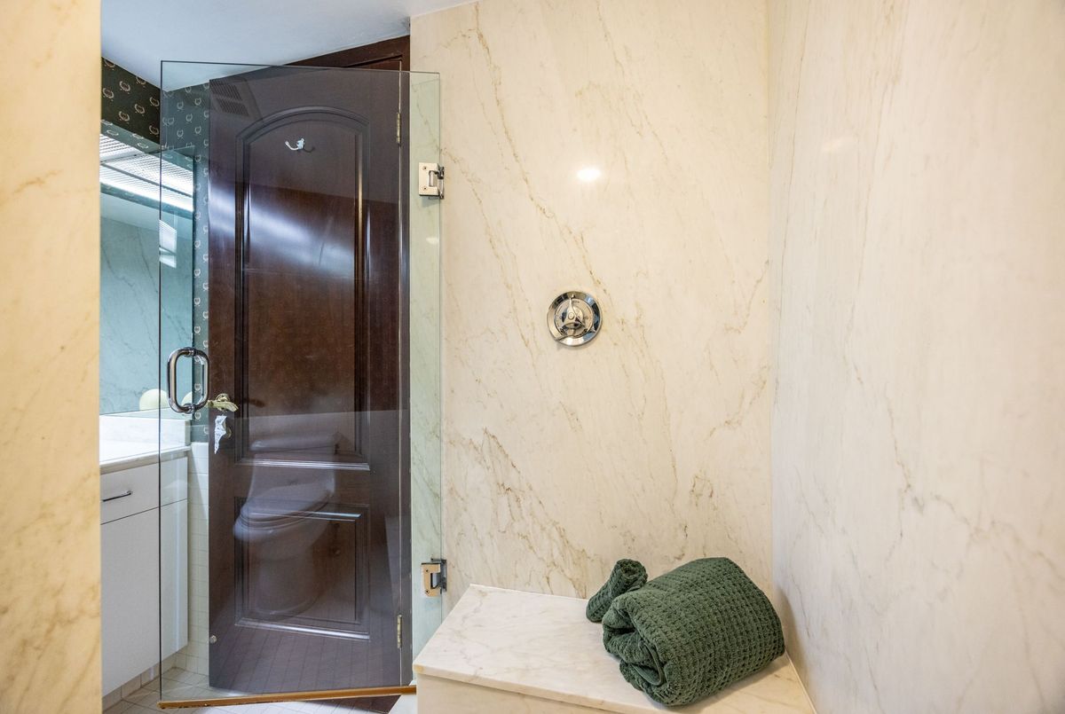 63 St Clair Avenue W Toronto 63 St Clair Avenue W Toronto