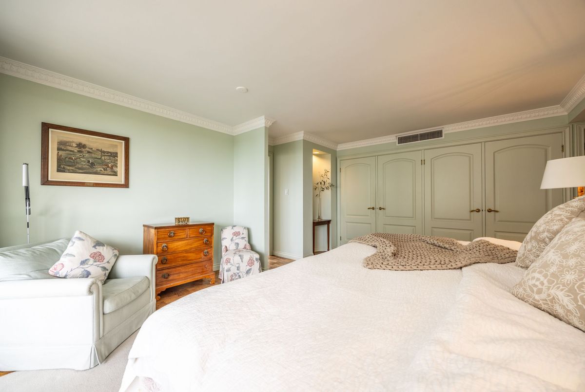 63 St Clair Avenue W Toronto 63 St Clair Avenue W Toronto