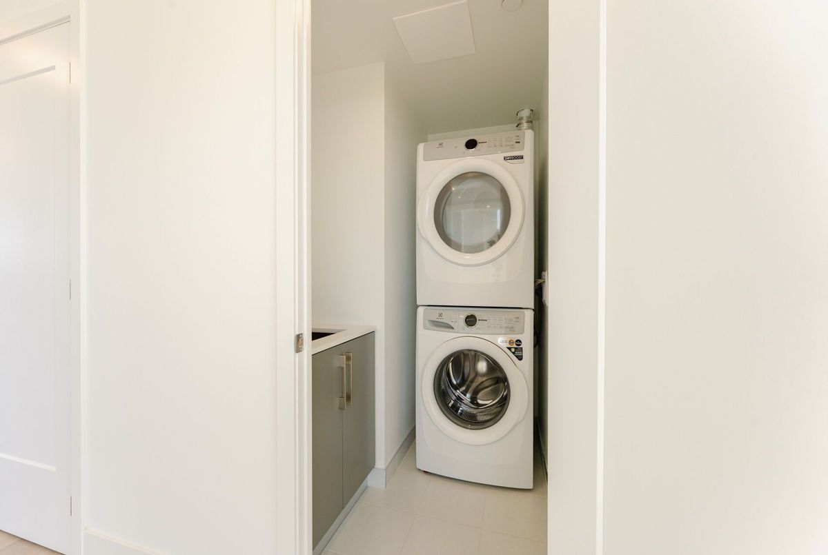 8 Manor Road W Toronto 8 Manor Road W Toronto