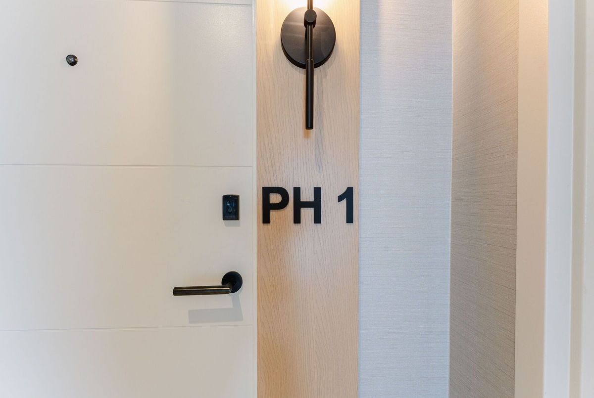 8 Manor Road W Toronto 8 Manor Road W Toronto