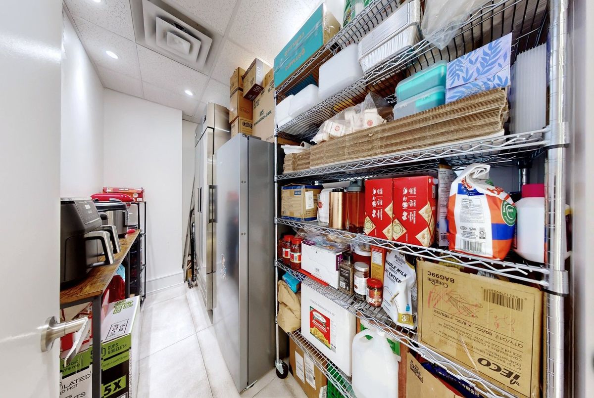 909 Yonge Street Toronto 909 Yonge Street Toronto