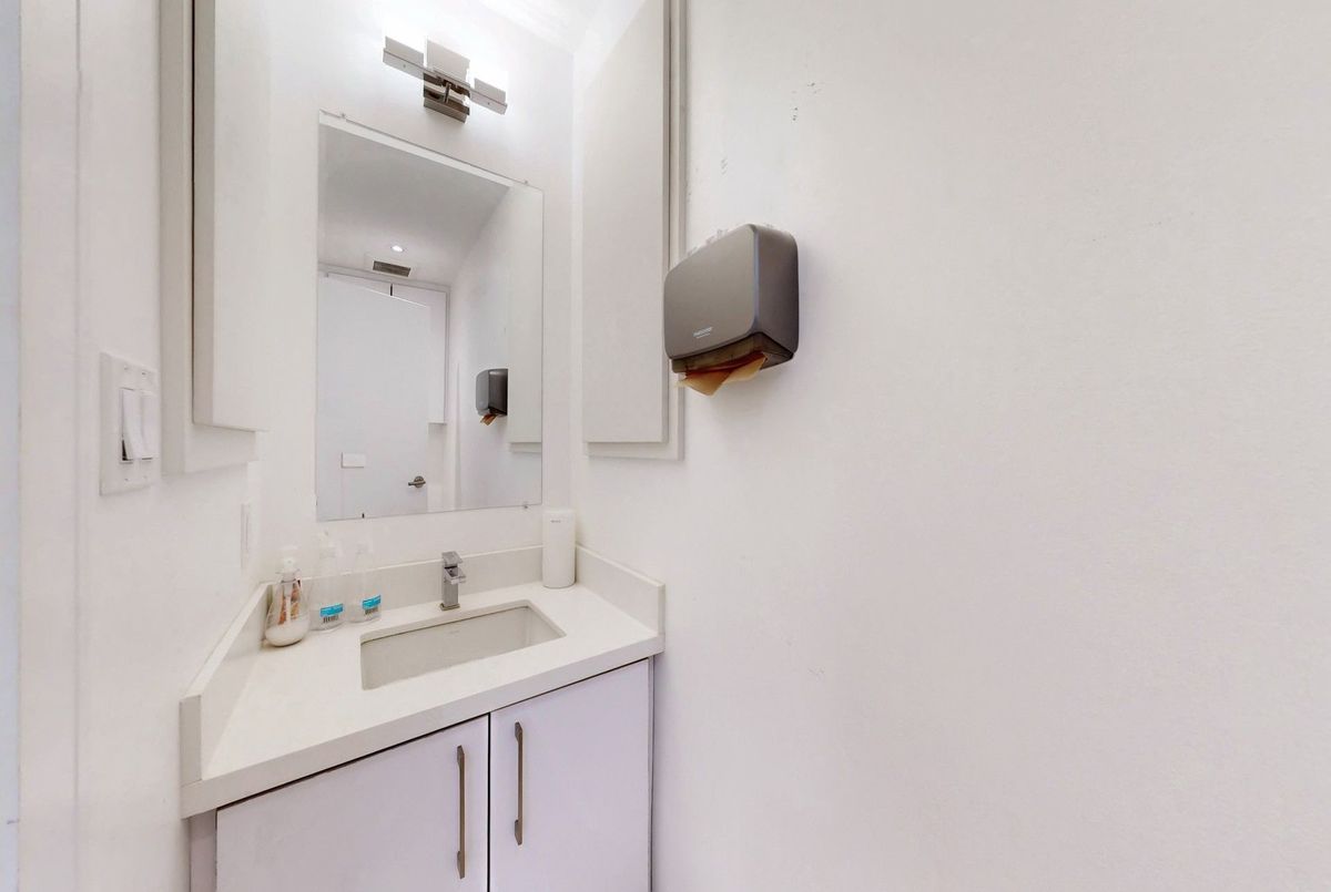 909 Yonge Street Toronto 909 Yonge Street Toronto