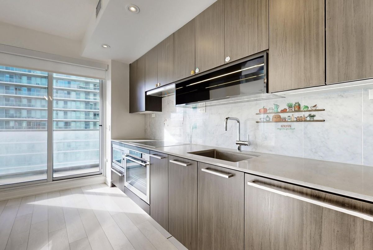 117 Mcmahon Drive Toronto 117 Mcmahon Drive Toronto