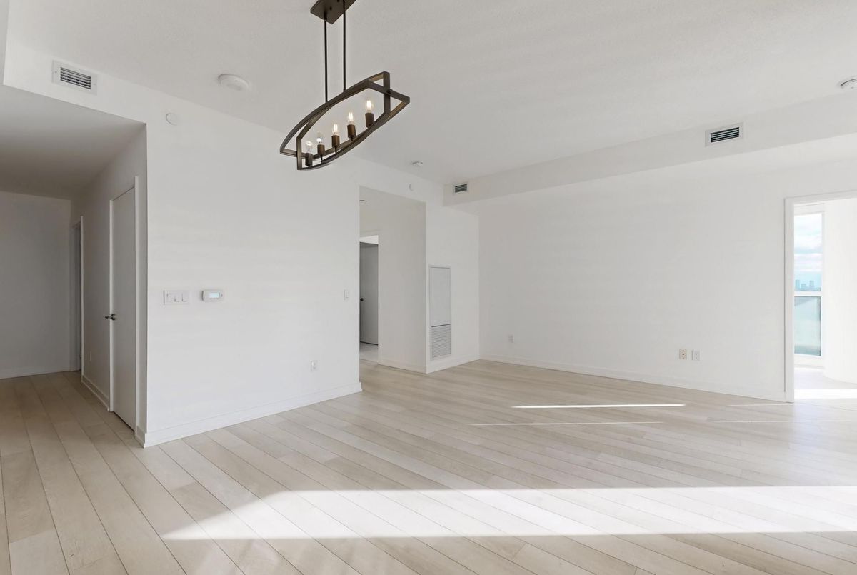 117 Mcmahon Drive Toronto 117 Mcmahon Drive Toronto