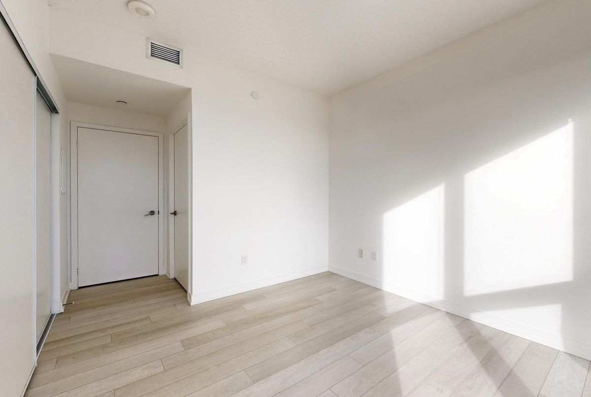 117 Mcmahon Drive Toronto 117 Mcmahon Drive Toronto