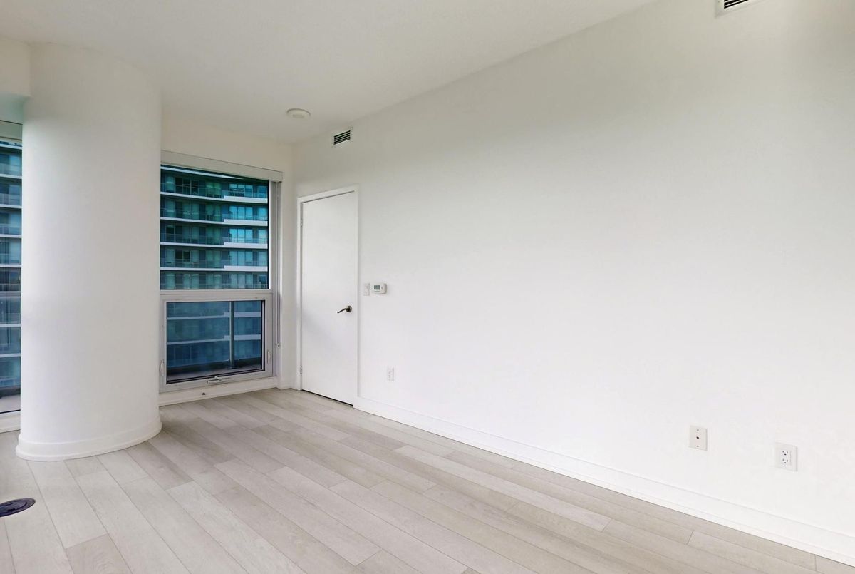 117 Mcmahon Drive Toronto 117 Mcmahon Drive Toronto