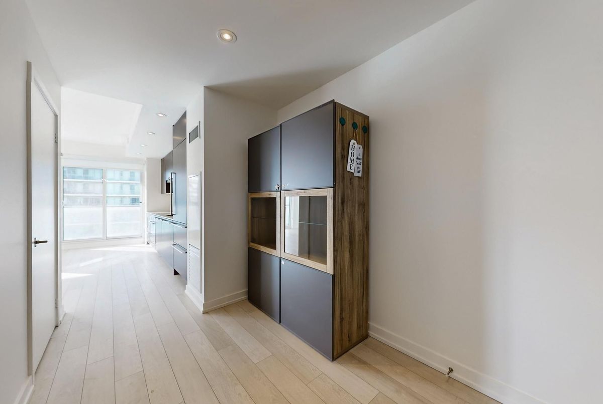 117 Mcmahon Drive Toronto 117 Mcmahon Drive Toronto