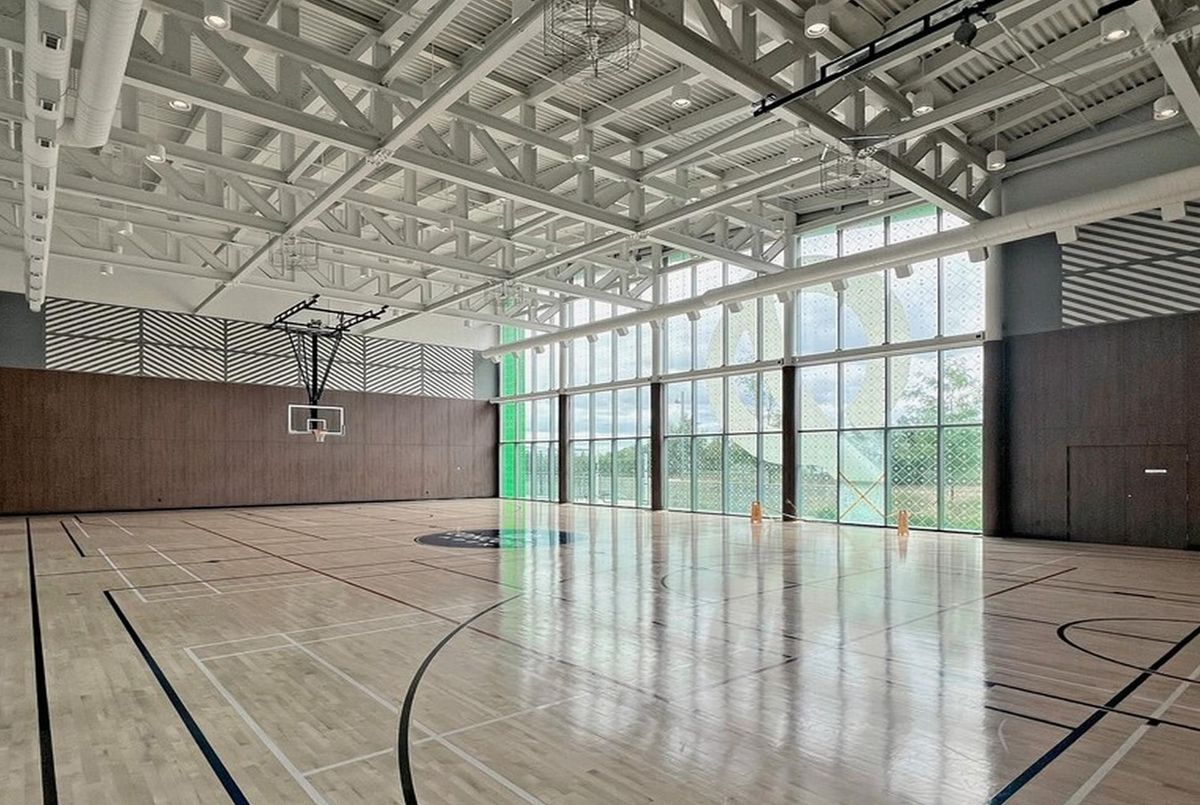 117 Mcmahon Drive Toronto 117 Mcmahon Drive Toronto