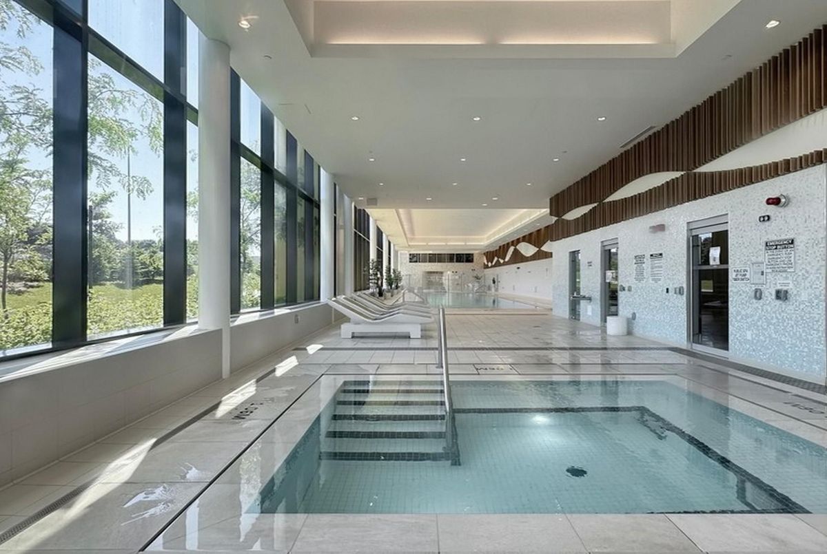 117 Mcmahon Drive Toronto 117 Mcmahon Drive Toronto