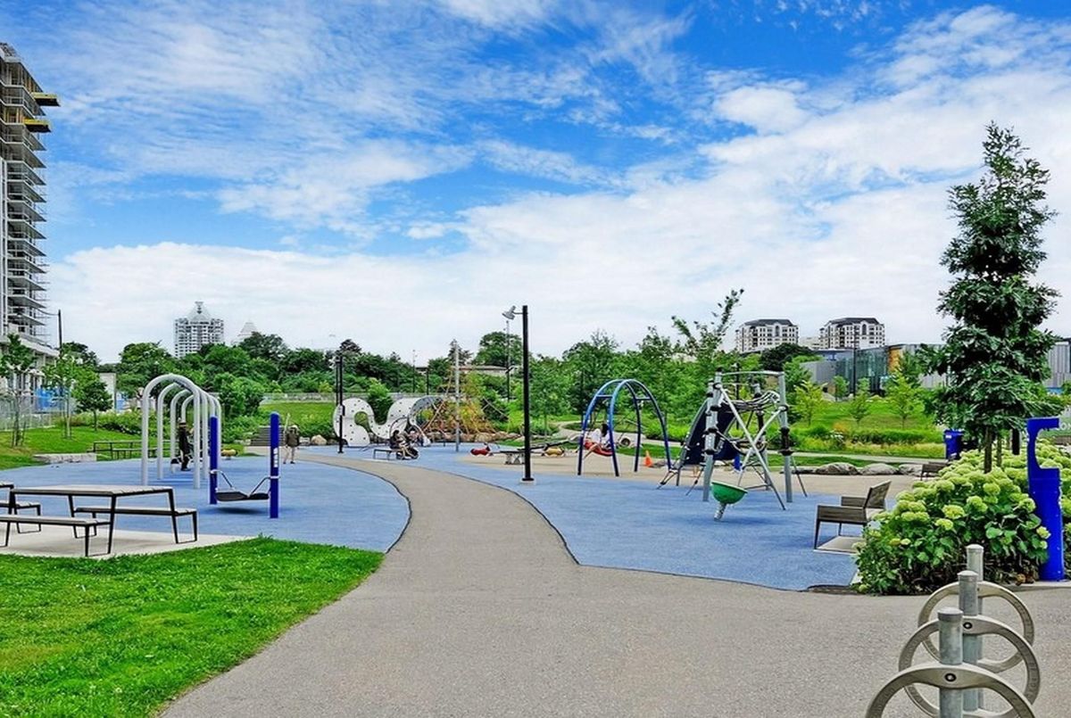 117 Mcmahon Drive Toronto 117 Mcmahon Drive Toronto