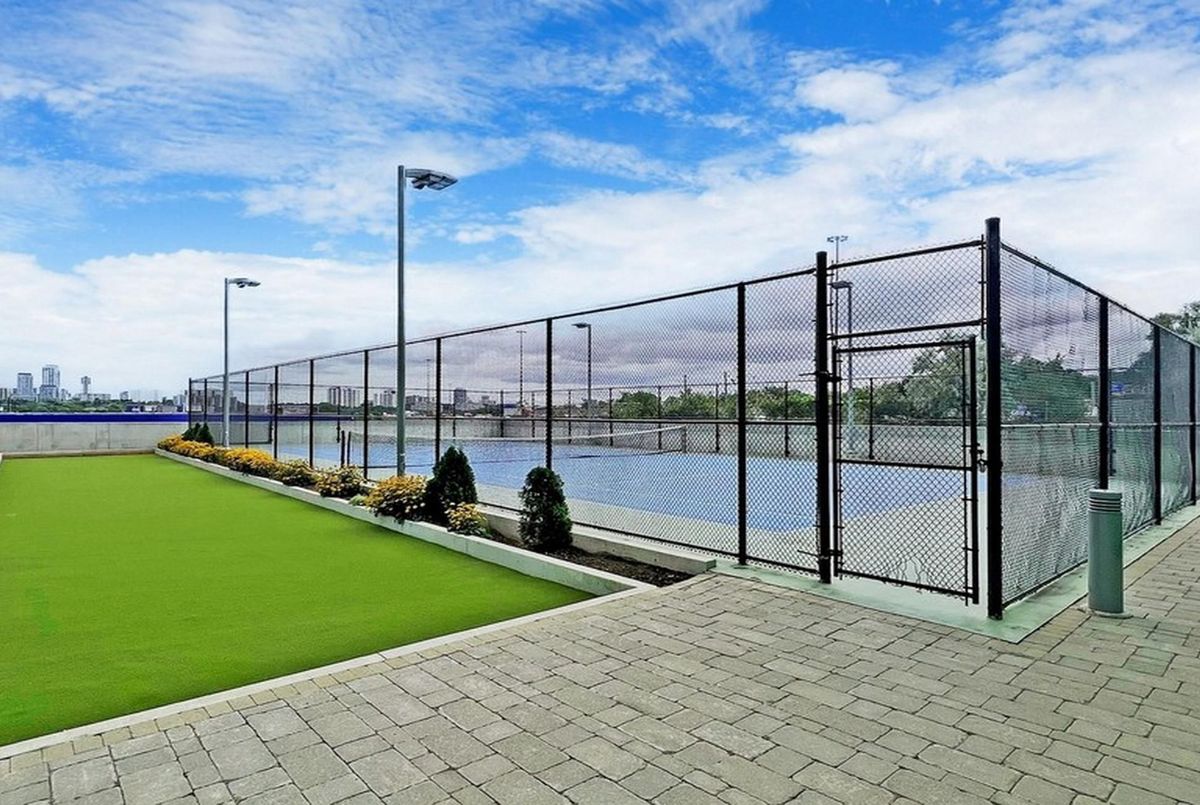 117 Mcmahon Drive Toronto 117 Mcmahon Drive Toronto