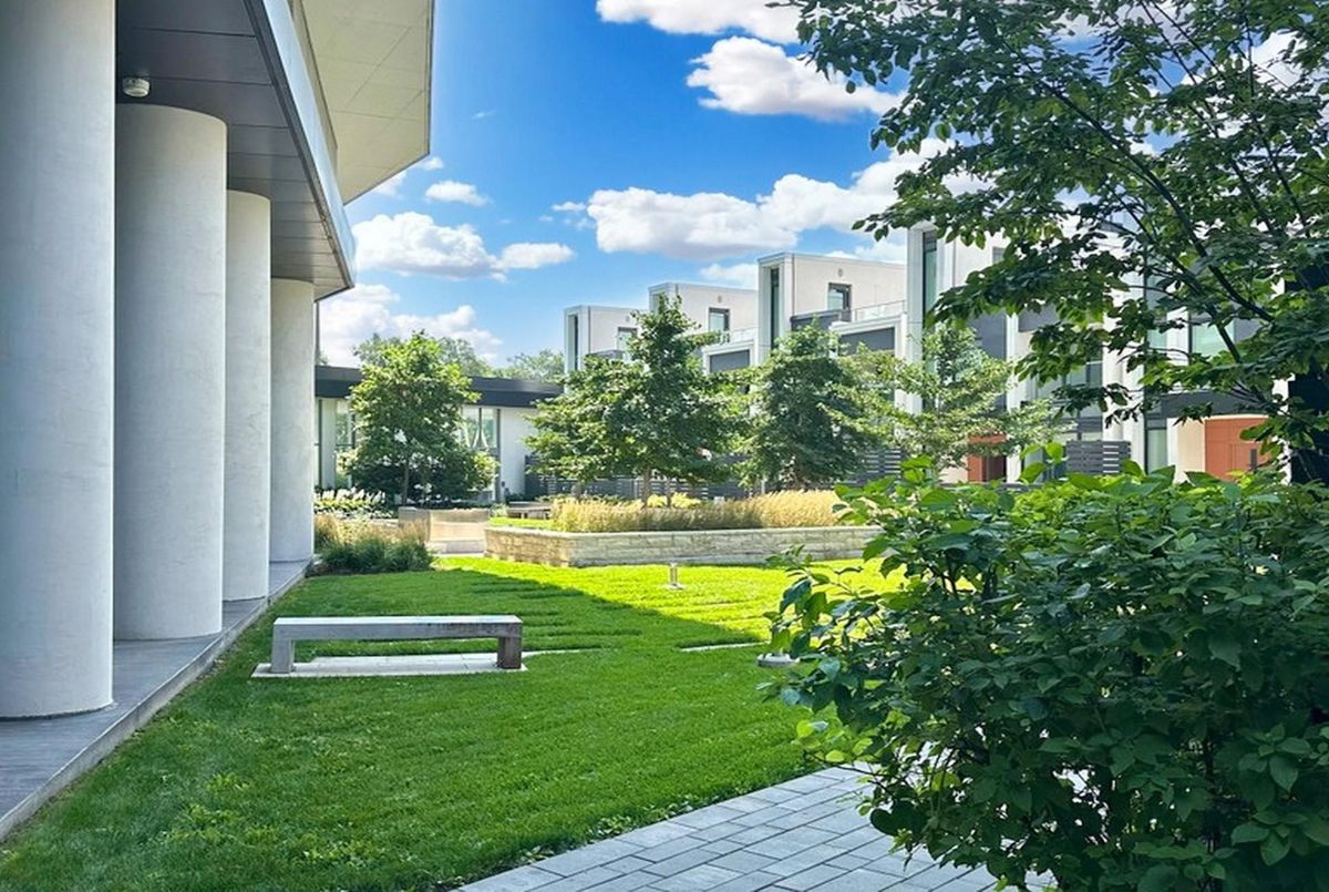 117 Mcmahon Drive Toronto 117 Mcmahon Drive Toronto