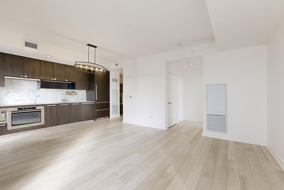 117 Mcmahon Drive Toronto 117 Mcmahon Drive Toronto