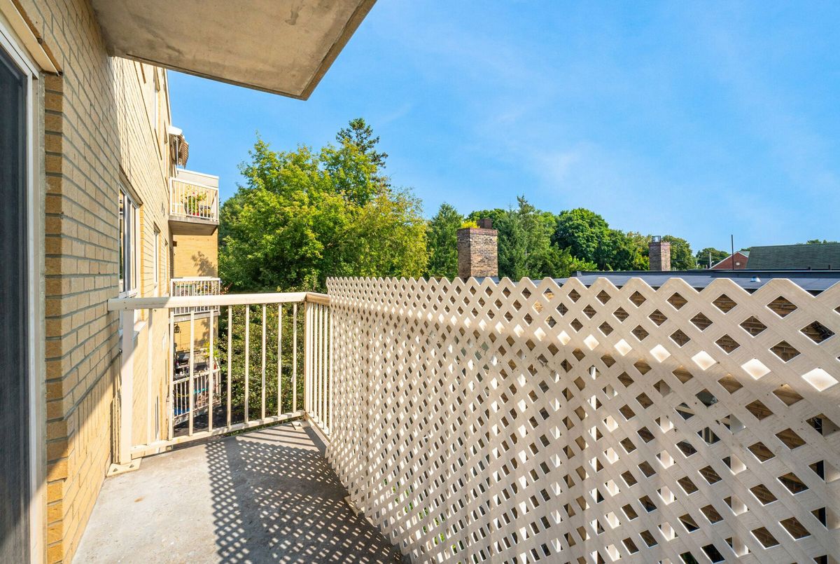 1387 Bayview Avenue Toronto 1387 Bayview Avenue Toronto