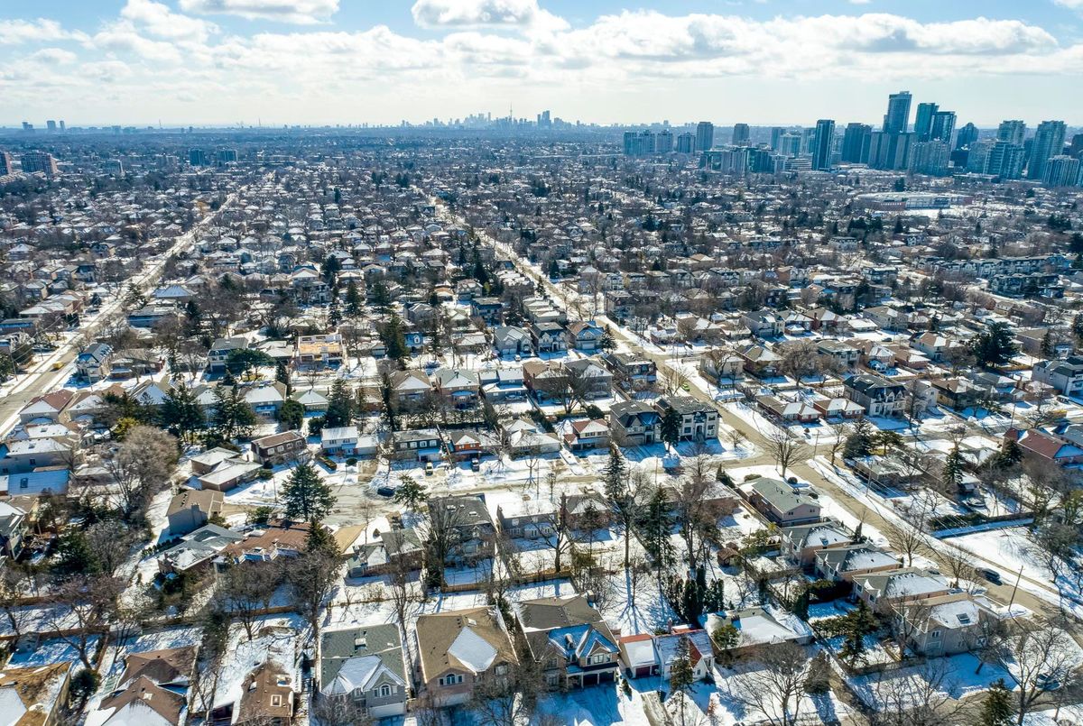 10 Waring Court Toronto 10 Waring Court Toronto