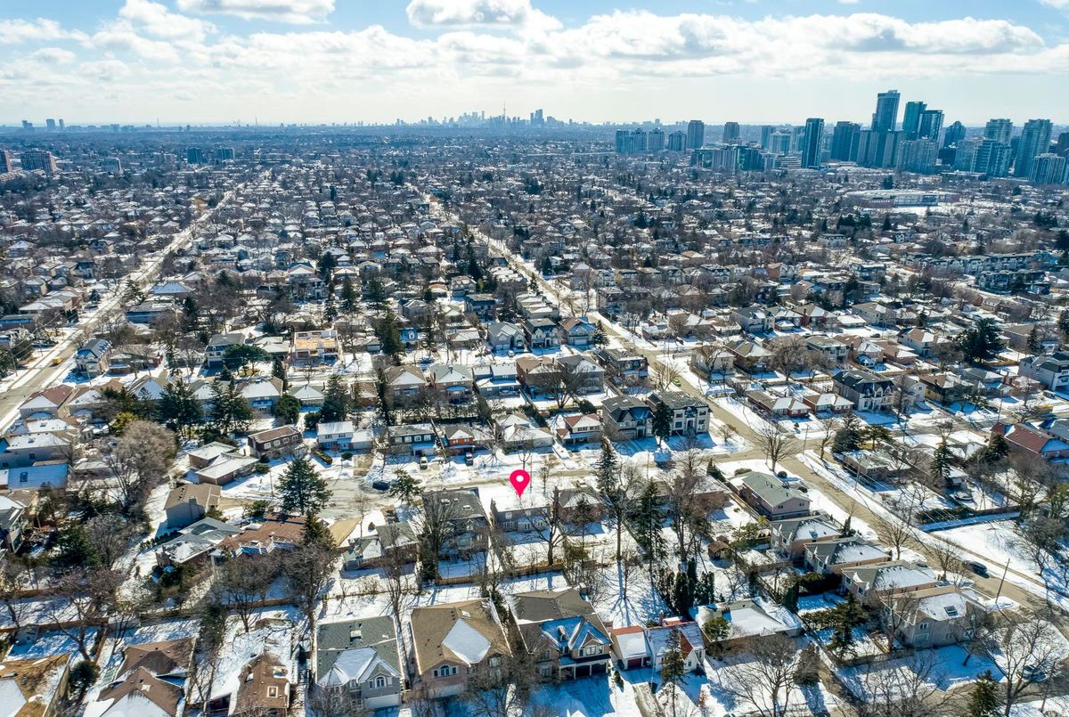 10 Waring Court Toronto 10 Waring Court Toronto