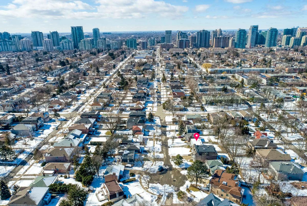 10 Waring Court Toronto 10 Waring Court Toronto