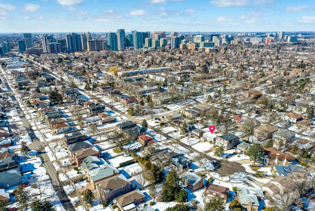 10 Waring Court Toronto 10 Waring Court Toronto