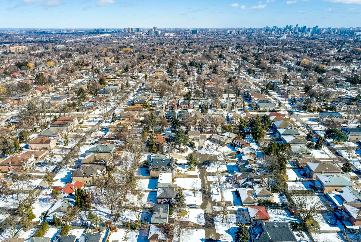 10 Waring Court Toronto 10 Waring Court Toronto