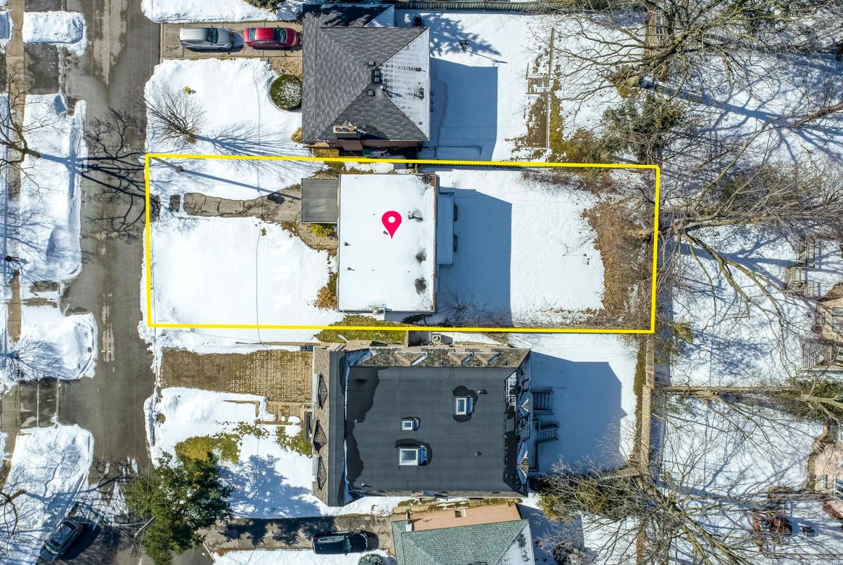 10 Waring Court Toronto 10 Waring Court Toronto