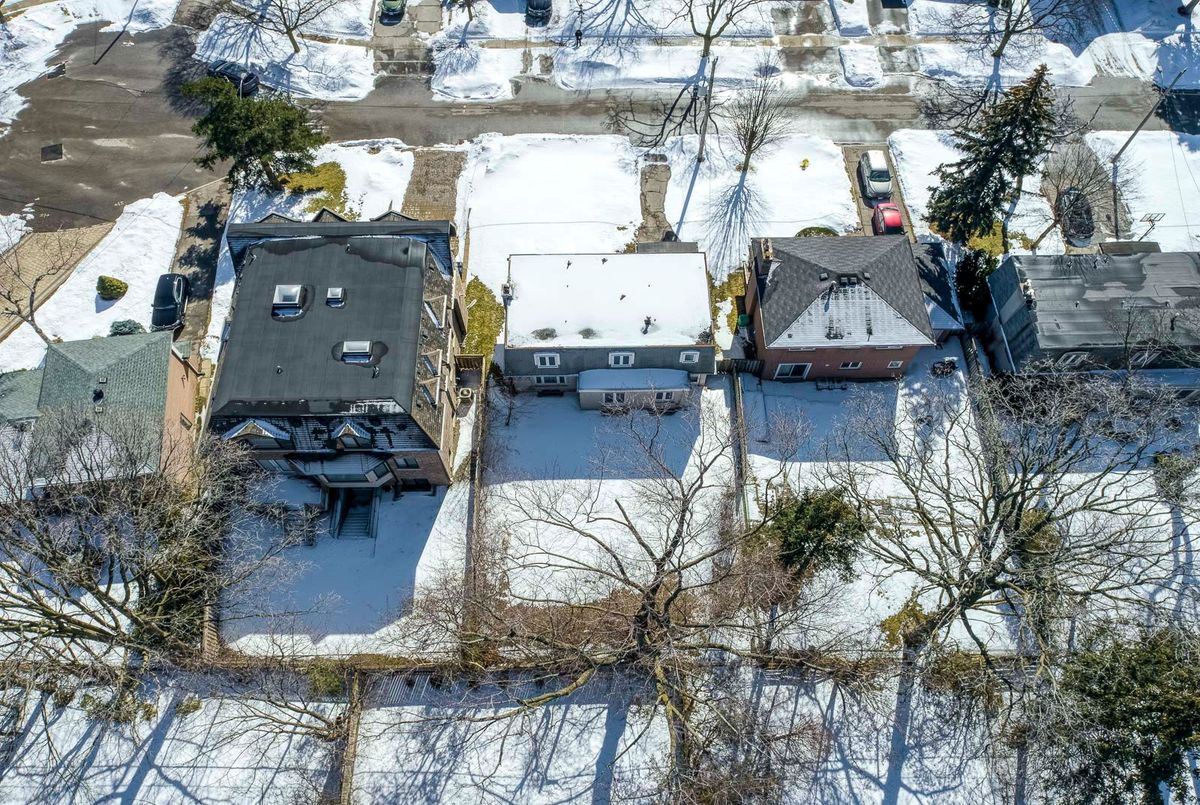 10 Waring Court Toronto 10 Waring Court Toronto