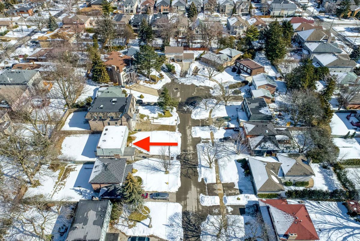 10 Waring Court Toronto 10 Waring Court Toronto