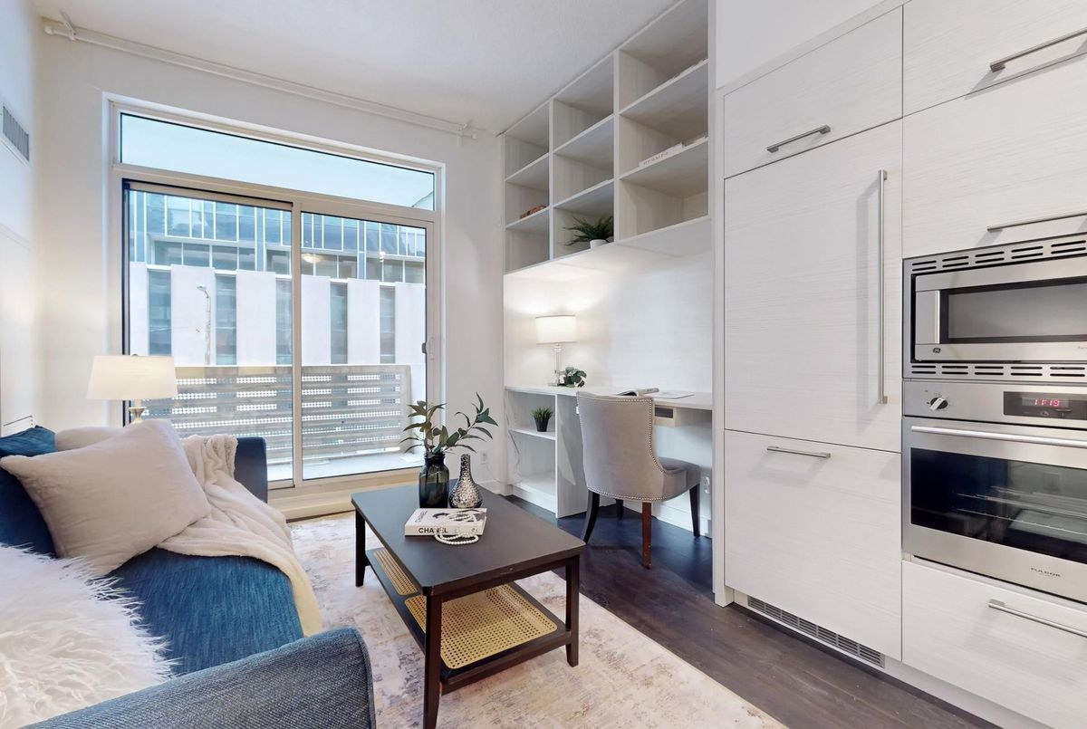 2221 Yonge Street Toronto 2221 Yonge Street Toronto