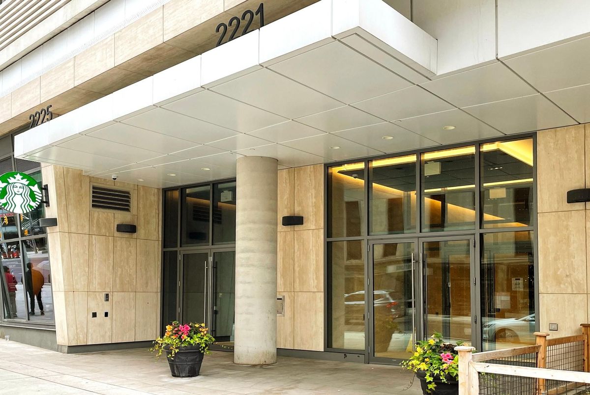 2221 Yonge Street Toronto 2221 Yonge Street Toronto