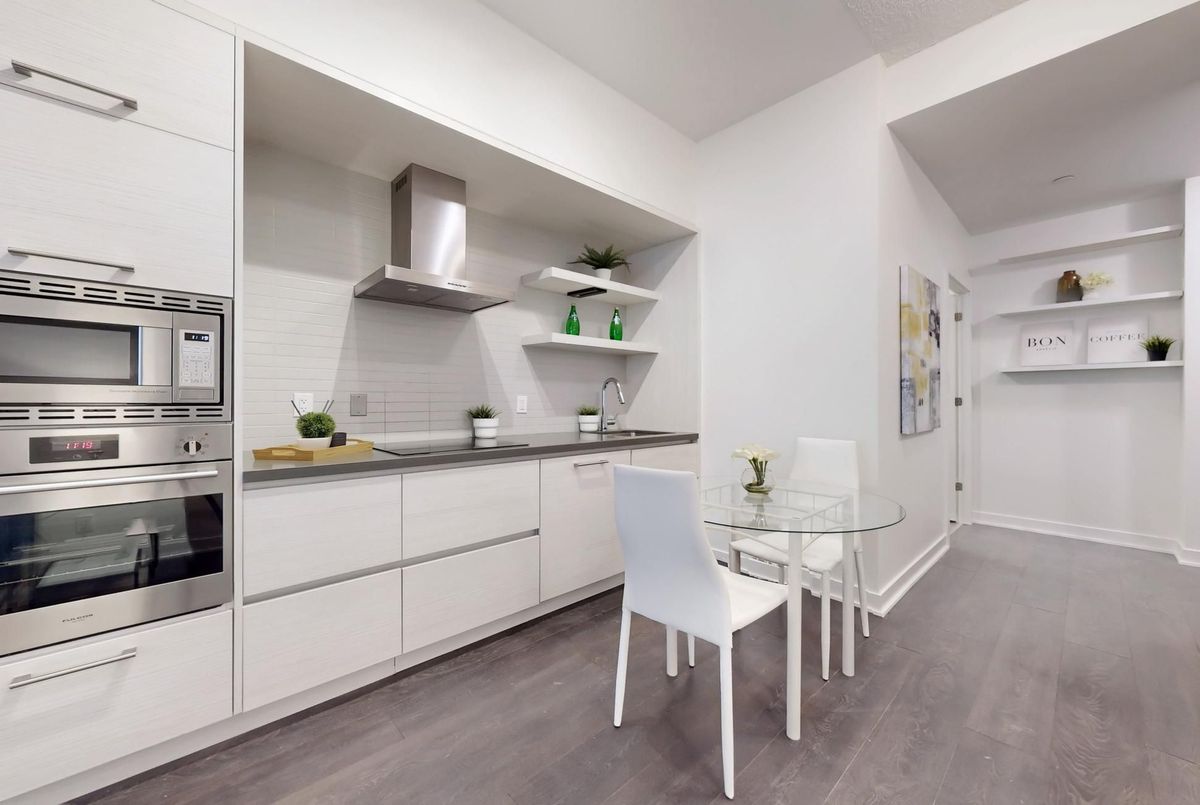 2221 Yonge Street Toronto 2221 Yonge Street Toronto