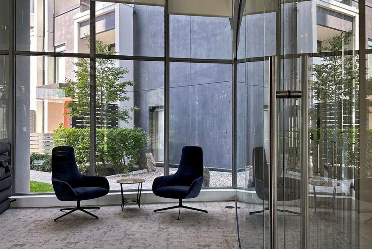 117 Mcmahon Drive Toronto 117 Mcmahon Drive Toronto