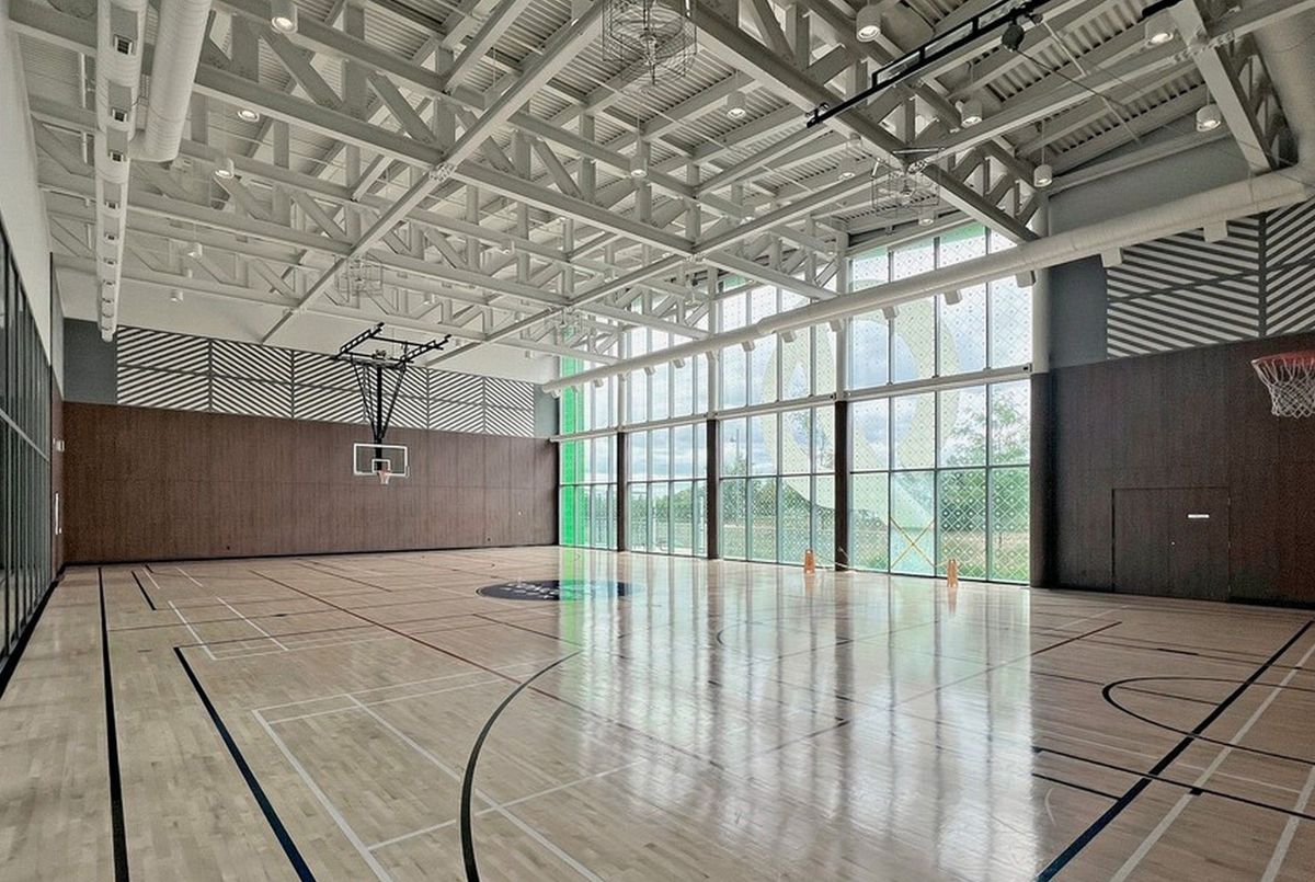 117 Mcmahon Drive Toronto 117 Mcmahon Drive Toronto