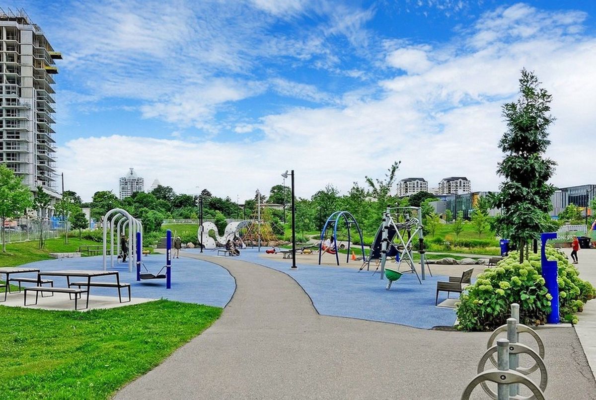 117 Mcmahon Drive Toronto 117 Mcmahon Drive Toronto